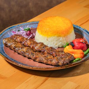 چلو کباب ممتاز اریایی (سینه)